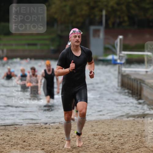 13.09.2026 - Stadtparktriathlon Mo-Foto http://msf.ph/oto/10258419 13.09.2026 11:53:13 Schwimmen 955, 970, 974, 998, 1040 meine-sportfotos.de