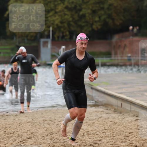 13.09.2026 - Stadtparktriathlon Mo-Foto http://msf.ph/oto/10258425 13.09.2026 11:53:14 Schwimmen 955, 970, 974, 980, 998, 1040 meine-sportfotos.de