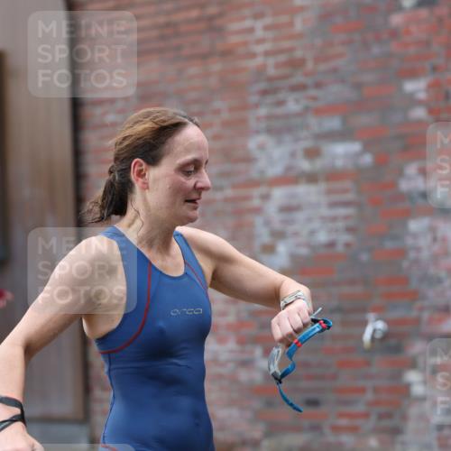 13.09.2026 - Stadtparktriathlon Mo-Foto http://msf.ph/oto/10258476 13.09.2026 11:13:02 Schwimmen 710, 730, 801 meine-sportfotos.de