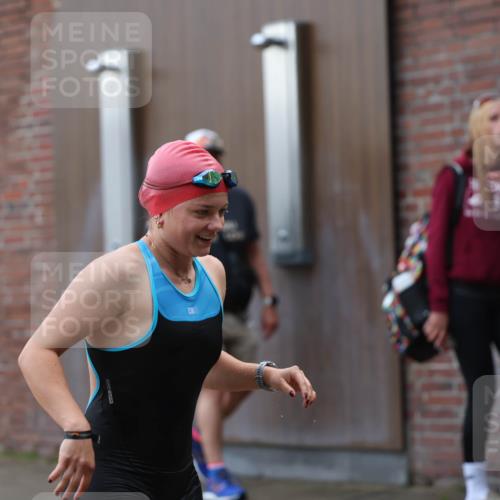 13.09.2026 - Stadtparktriathlon Mo-Foto http://msf.ph/oto/10258489 13.09.2026 11:13:04 Schwimmen 730, 801 meine-sportfotos.de