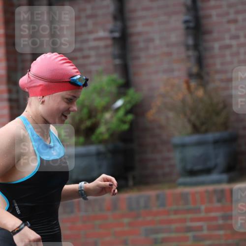 13.09.2026 - Stadtparktriathlon Mo-Foto http://msf.ph/oto/10258494 13.09.2026 11:13:05 Schwimmen 781, 801 meine-sportfotos.de
