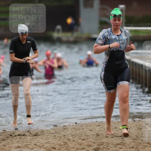 13.09.2026 - Stadtparktriathlon Mo-Foto http://msf.ph/oto/10258514 13.09.2026 11:13:15 Schwimmen 776, 781 meine-sportfotos.de