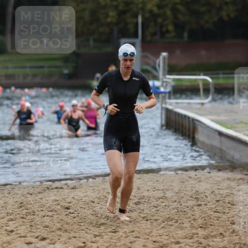 13.09.2026 - Stadtparktriathlon Mo-Foto http://msf.ph/oto/10258534 13.09.2026 11:13:18 Schwimmen 776, 781 meine-sportfotos.de