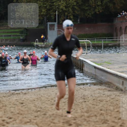 13.09.2026 - Stadtparktriathlon Mo-Foto http://msf.ph/oto/10258539 13.09.2026 11:13:19 Schwimmen 747, 776, 781 meine-sportfotos.de