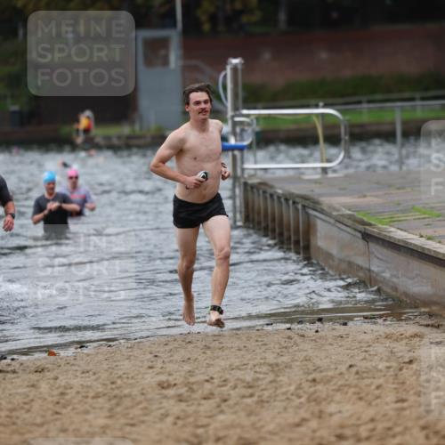 13.09.2026 - Stadtparktriathlon Mo-Foto http://msf.ph/oto/10258649 13.09.2026 11:54:00 Schwimmen 961, 986, 995, 1011, 1045 meine-sportfotos.de