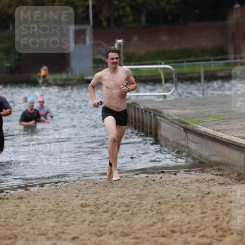 13.09.2026 - Stadtparktriathlon Mo-Foto http://msf.ph/oto/10258650 13.09.2026 11:54:00 Schwimmen 961, 986, 995, 1011, 1045 meine-sportfotos.de