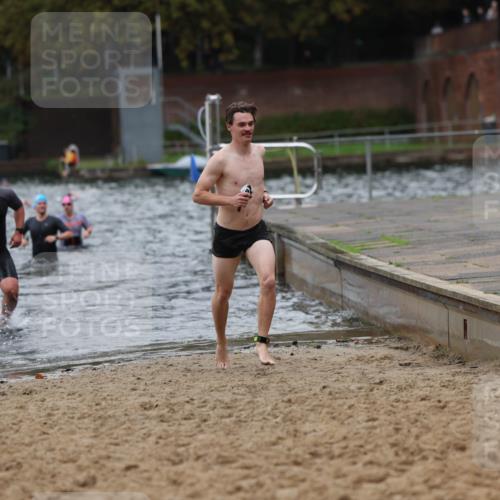 13.09.2026 - Stadtparktriathlon Mo-Foto http://msf.ph/oto/10258653 13.09.2026 11:54:00 Schwimmen 961, 986, 995, 1011, 1045 meine-sportfotos.de