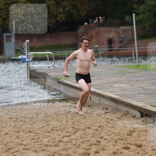 13.09.2026 - Stadtparktriathlon Mo-Foto http://msf.ph/oto/10258659 13.09.2026 11:54:01 Schwimmen 960, 961, 986, 995, 1011, 1045 meine-sportfotos.de