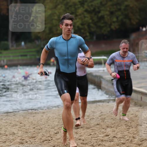 13.09.2026 - Stadtparktriathlon Mo-Foto http://msf.ph/oto/10258740 13.09.2026 11:54:18 Schwimmen 960, 975, 1005, 1011, 1061 meine-sportfotos.de
