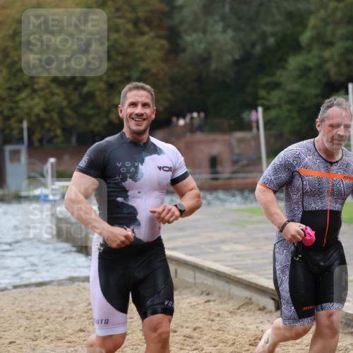 13.09.2026 - Stadtparktriathlon Mo-Foto http://msf.ph/oto/10258753 13.09.2026 11:54:20 Schwimmen 975, 1005, 1061 meine-sportfotos.de