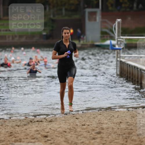 13.09.2026 - Stadtparktriathlon Mo-Foto http://msf.ph/oto/10258858 13.09.2026 11:14:35 Schwimmen 787, 824 meine-sportfotos.de