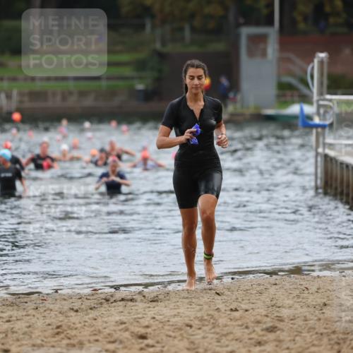 13.09.2026 - Stadtparktriathlon Mo-Foto http://msf.ph/oto/10258860 13.09.2026 11:14:35 Schwimmen 787, 824 meine-sportfotos.de