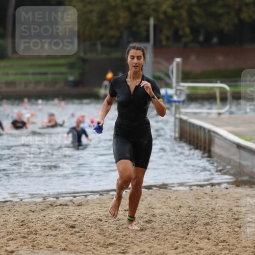 13.09.2026 - Stadtparktriathlon Mo-Foto http://msf.ph/oto/10258869 13.09.2026 11:14:37 Schwimmen 824 meine-sportfotos.de