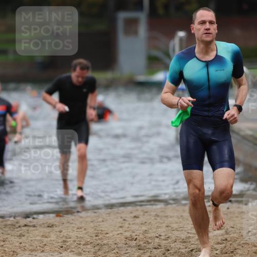 13.09.2026 - Stadtparktriathlon Mo-Foto http://msf.ph/oto/10258898 13.09.2026 11:54:59 Schwimmen 949, 1022, 1064 meine-sportfotos.de