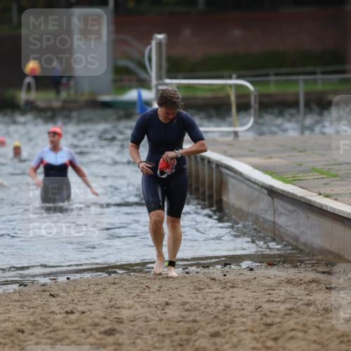 13.09.2026 - Stadtparktriathlon Mo-Foto http://msf.ph/oto/10258906 13.09.2026 11:14:52 Schwimmen 732, 800, 807 meine-sportfotos.de