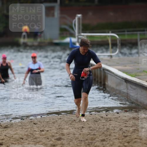 13.09.2026 - Stadtparktriathlon Mo-Foto http://msf.ph/oto/10258908 13.09.2026 11:14:53 Schwimmen 732, 800, 806, 807 meine-sportfotos.de