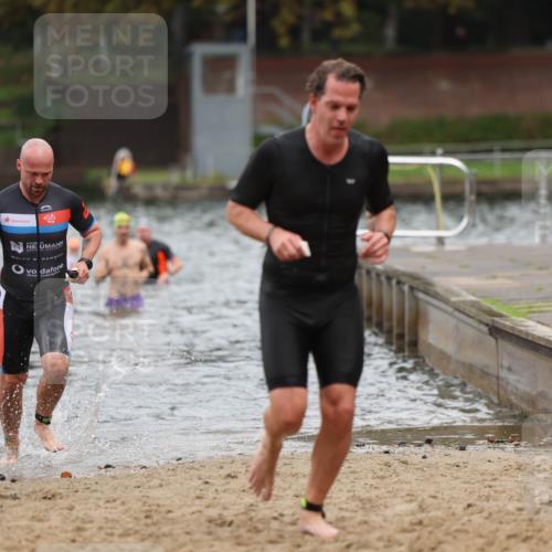 13.09.2026 - Stadtparktriathlon Mo-Foto http://msf.ph/oto/10258915 13.09.2026 11:55:02 Schwimmen 949, 1022, 1064 meine-sportfotos.de