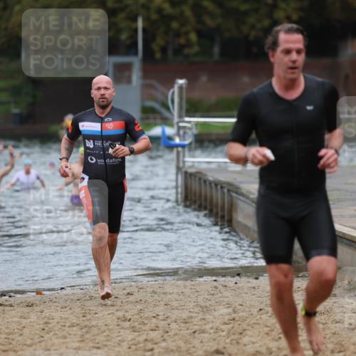 13.09.2026 - Stadtparktriathlon Mo-Foto http://msf.ph/oto/10258922 13.09.2026 11:55:03 Schwimmen 949, 1022, 1064 meine-sportfotos.de