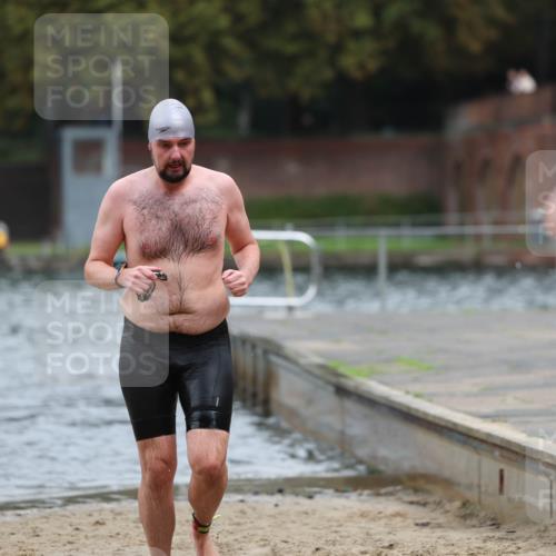 13.09.2026 - Stadtparktriathlon Mo-Foto http://msf.ph/oto/10259075 13.09.2026 11:55:26 Schwimmen 950, 966, 979, 1020, 1033, 1039, 1058 meine-sportfotos.de