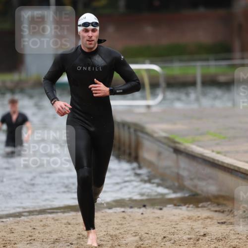13.09.2026 - Stadtparktriathlon Mo-Foto http://msf.ph/oto/10259105 13.09.2026 11:55:34 Schwimmen 950, 979, 1039, 1052 meine-sportfotos.de