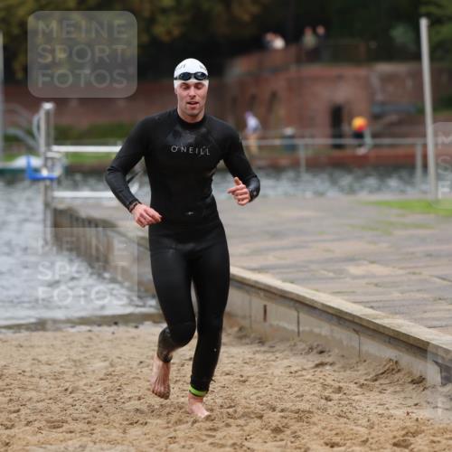 13.09.2026 - Stadtparktriathlon Mo-Foto http://msf.ph/oto/10259115 13.09.2026 11:55:35 Schwimmen 950, 979, 1039, 1052 meine-sportfotos.de