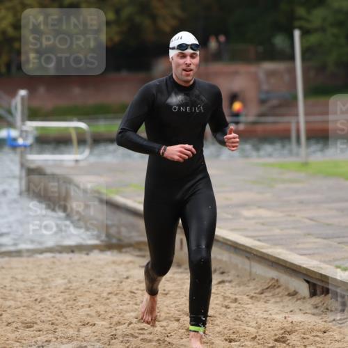 13.09.2026 - Stadtparktriathlon Mo-Foto http://msf.ph/oto/10259121 13.09.2026 11:55:36 Schwimmen 950, 979, 1004, 1039, 1052 meine-sportfotos.de