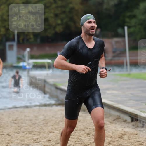 13.09.2026 - Stadtparktriathlon Mo-Foto http://msf.ph/oto/10259135 13.09.2026 11:55:38 Schwimmen 950, 979, 1004, 1039, 1052 meine-sportfotos.de