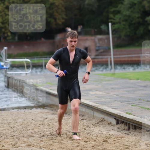 13.09.2026 - Stadtparktriathlon Mo-Foto http://msf.ph/oto/10259195 13.09.2026 11:55:49 Schwimmen 977, 987, 1004, 1056 meine-sportfotos.de