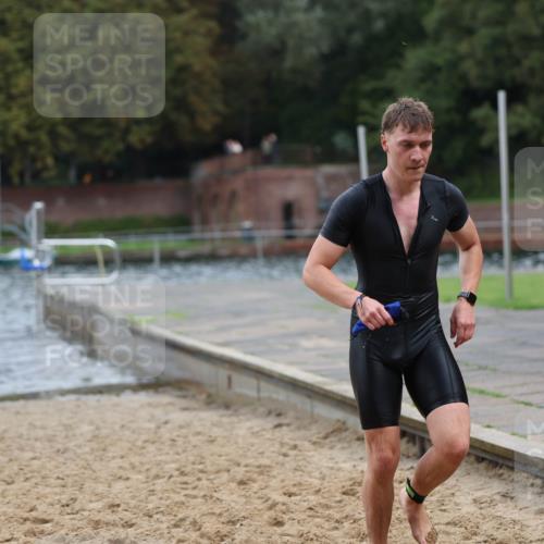 13.09.2026 - Stadtparktriathlon Mo-Foto http://msf.ph/oto/10259203 13.09.2026 11:55:50 Schwimmen 977, 987, 1004, 1056 meine-sportfotos.de