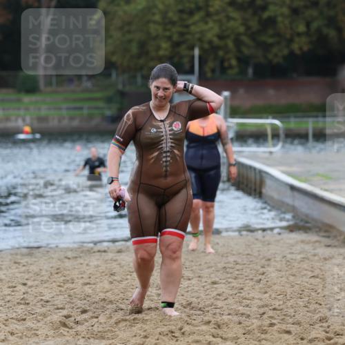 13.09.2026 - Stadtparktriathlon Mo-Foto http://msf.ph/oto/10259230 13.09.2026 11:16:24 Schwimmen 755, 762 meine-sportfotos.de