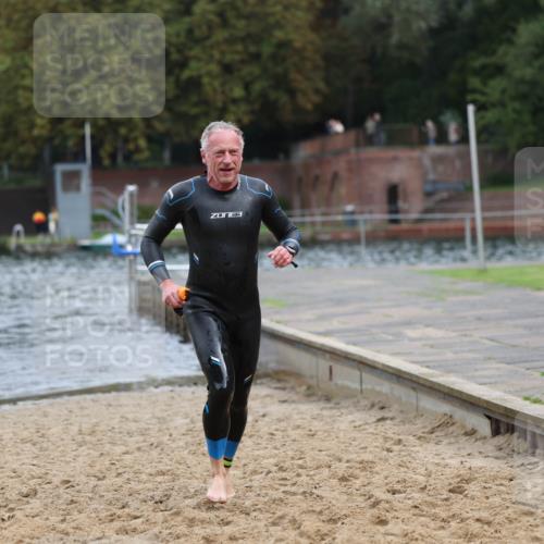 13.09.2026 - Stadtparktriathlon Mo-Foto http://msf.ph/oto/10259233 13.09.2026 11:56:02 Schwimmen 977, 987, 996, 1056 meine-sportfotos.de