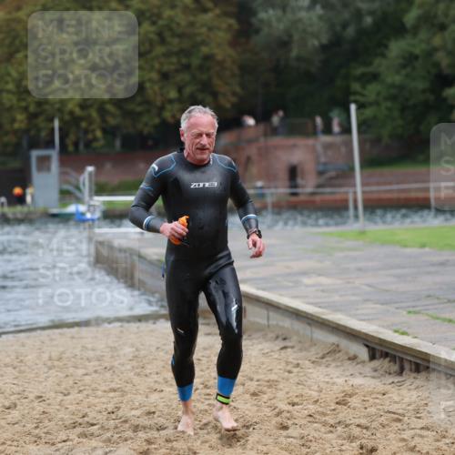 13.09.2026 - Stadtparktriathlon Mo-Foto http://msf.ph/oto/10259235 13.09.2026 11:56:02 Schwimmen 977, 987, 996, 1056 meine-sportfotos.de