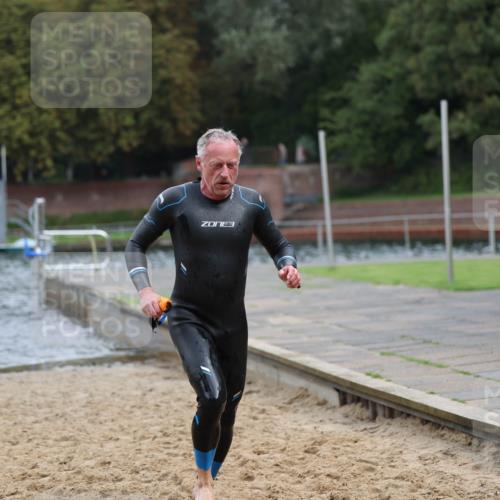 13.09.2026 - Stadtparktriathlon Mo-Foto http://msf.ph/oto/10259238 13.09.2026 11:56:02 Schwimmen 977, 987, 996, 1056 meine-sportfotos.de