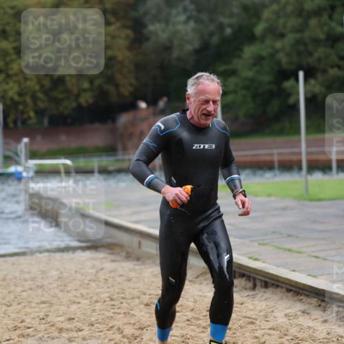 13.09.2026 - Stadtparktriathlon Mo-Foto http://msf.ph/oto/10259241 13.09.2026 11:56:03 Schwimmen 977, 987, 996 meine-sportfotos.de