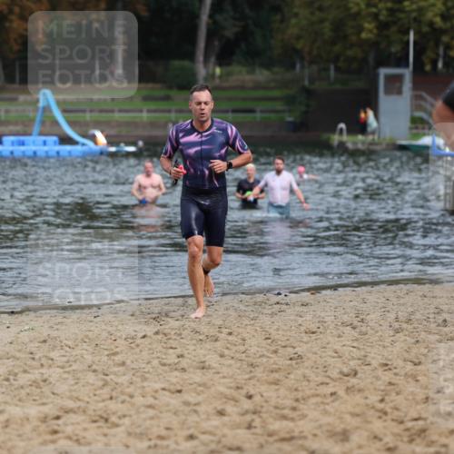13.09.2026 - Stadtparktriathlon Mo-Foto http://msf.ph/oto/10259347 13.09.2026 11:56:58 Schwimmen 1044, 1047 meine-sportfotos.de