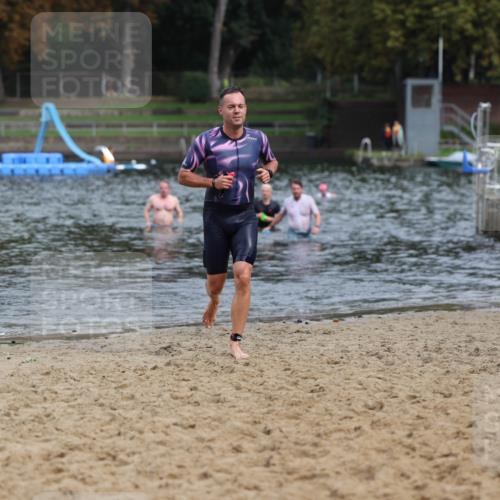 13.09.2026 - Stadtparktriathlon Mo-Foto http://msf.ph/oto/10259349 13.09.2026 11:56:58 Schwimmen 1044, 1047 meine-sportfotos.de