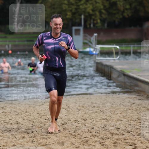 13.09.2026 - Stadtparktriathlon Mo-Foto http://msf.ph/oto/10259361 13.09.2026 11:57:00 Schwimmen 981, 1008, 1044, 1047 meine-sportfotos.de