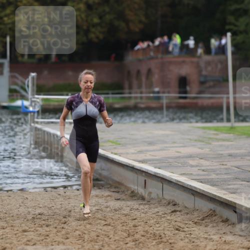13.09.2026 - Stadtparktriathlon Mo-Foto http://msf.ph/oto/10259365 13.09.2026 11:17:30 Schwimmen 761 meine-sportfotos.de