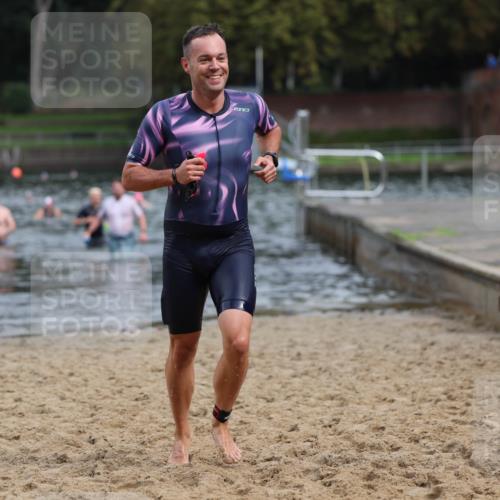 13.09.2026 - Stadtparktriathlon Mo-Foto http://msf.ph/oto/10259366 13.09.2026 11:57:00 Schwimmen 981, 1008, 1044, 1047 meine-sportfotos.de
