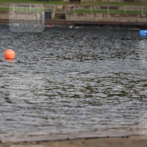 13.09.2026 - Stadtparktriathlon Mo-Foto http://msf.ph/oto/10259396 13.09.2026 11:28:29 Schwimmen 840 meine-sportfotos.de