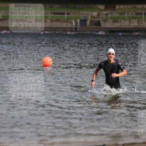 13.09.2026 - Stadtparktriathlon Mo-Foto http://msf.ph/oto/10259407 13.09.2026 11:28:35 Schwimmen 834, 840 meine-sportfotos.de