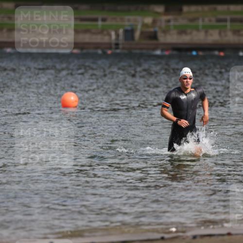 13.09.2026 - Stadtparktriathlon Mo-Foto http://msf.ph/oto/10259409 13.09.2026 11:28:36 Schwimmen 834, 840 meine-sportfotos.de