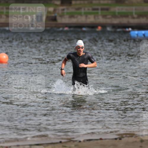 13.09.2026 - Stadtparktriathlon Mo-Foto http://msf.ph/oto/10259411 13.09.2026 11:28:36 Schwimmen 834, 840 meine-sportfotos.de
