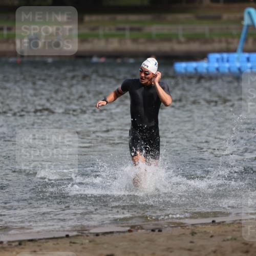13.09.2026 - Stadtparktriathlon Mo-Foto http://msf.ph/oto/10259422 13.09.2026 11:28:38 Schwimmen 834, 840 meine-sportfotos.de