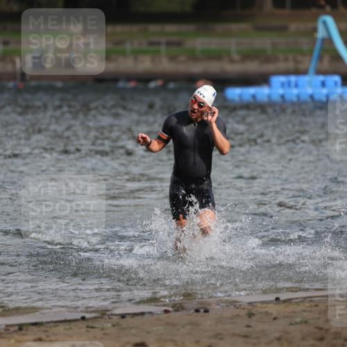 13.09.2026 - Stadtparktriathlon Mo-Foto http://msf.ph/oto/10259423 13.09.2026 11:28:38 Schwimmen 834, 840 meine-sportfotos.de