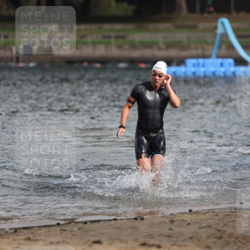 13.09.2026 - Stadtparktriathlon Mo-Foto http://msf.ph/oto/10259424 13.09.2026 11:28:39 Schwimmen 834, 840 meine-sportfotos.de