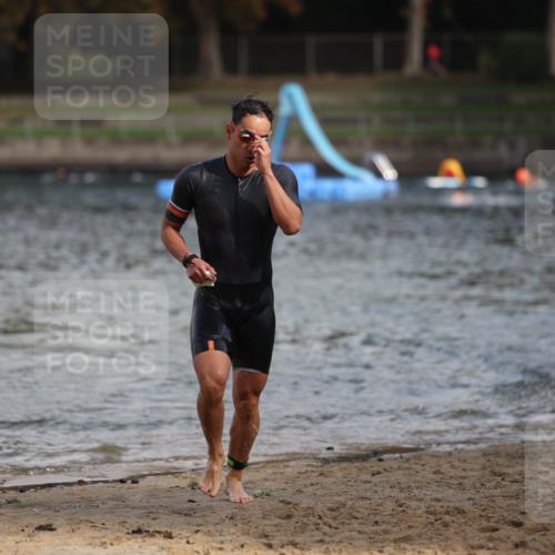13.09.2026 - Stadtparktriathlon Mo-Foto http://msf.ph/oto/10259434 13.09.2026 11:28:41 Schwimmen 834, 840 meine-sportfotos.de