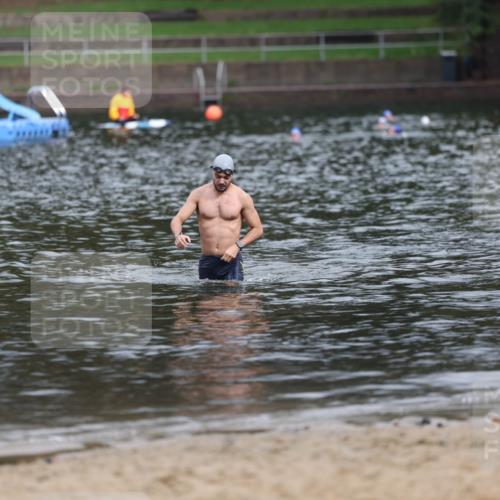 13.09.2026 - Stadtparktriathlon Mo-Foto http://msf.ph/oto/10259471 13.09.2026 11:57:49 Schwimmen 954 meine-sportfotos.de
