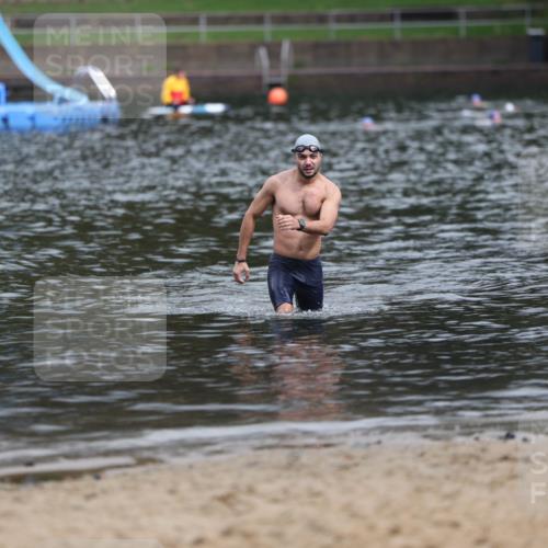 13.09.2026 - Stadtparktriathlon Mo-Foto http://msf.ph/oto/10259472 13.09.2026 11:57:53 Schwimmen 954 meine-sportfotos.de