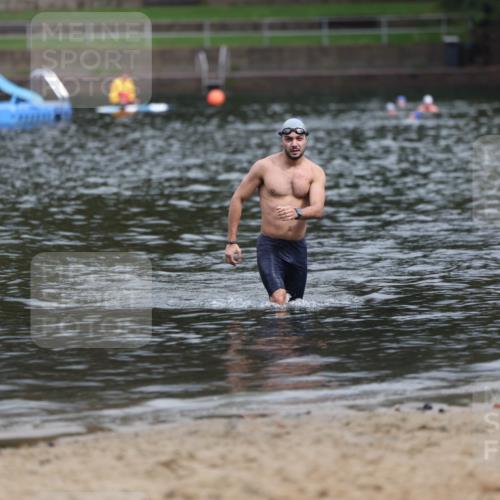 13.09.2026 - Stadtparktriathlon Mo-Foto http://msf.ph/oto/10259477 13.09.2026 11:57:54 Schwimmen 954 meine-sportfotos.de